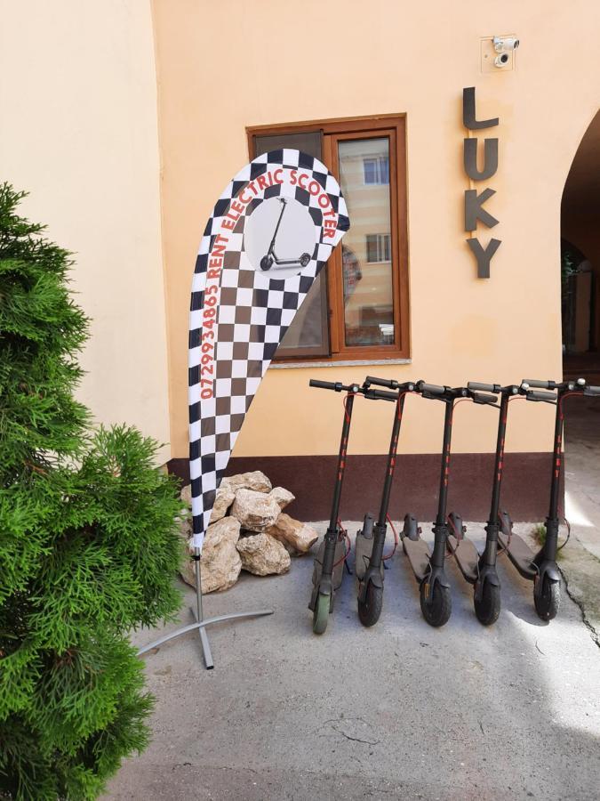 Luky13 Apartman Brassó Kültér fotó