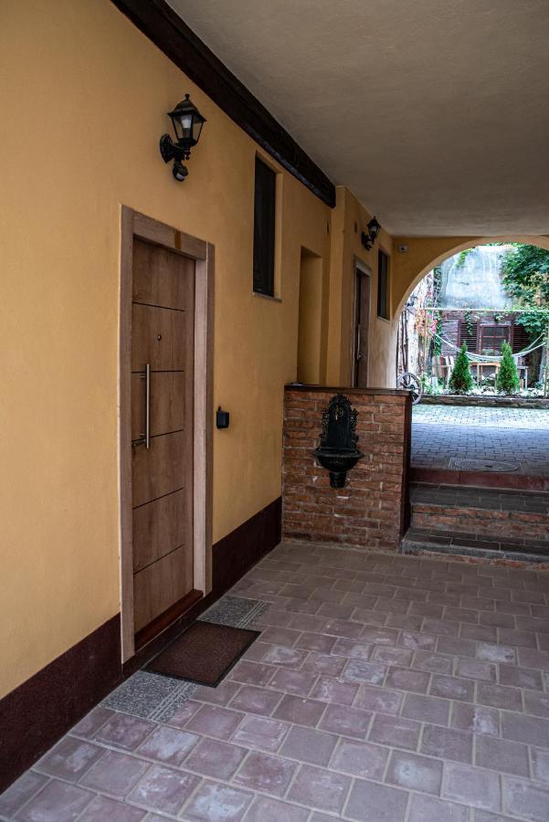 Luky13 Apartman Brassó Kültér fotó
