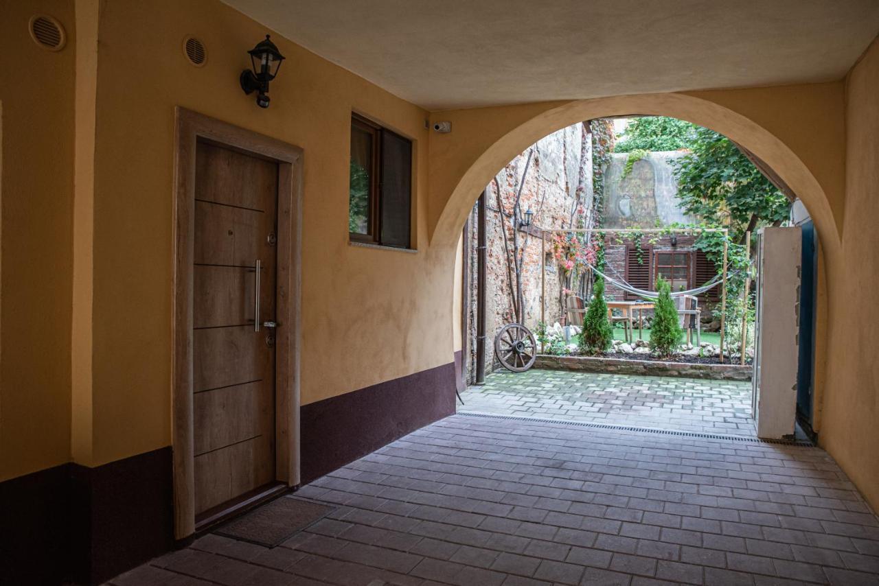 Luky13 Apartman Brassó Kültér fotó