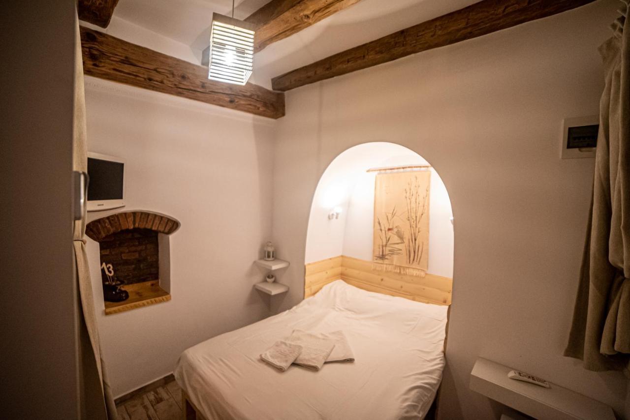 Luky13 Apartman Brassó Kültér fotó